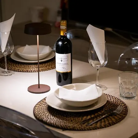 Elegant Location In - 2 Free Parking! Apartament *