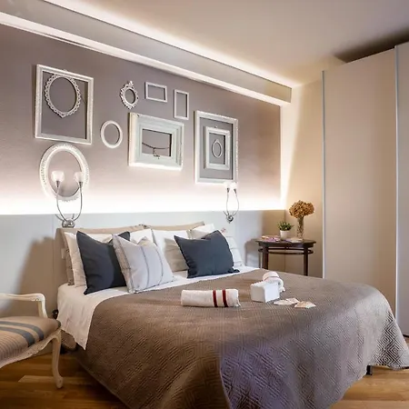 Elegant Location In - 2 Free Parking! *