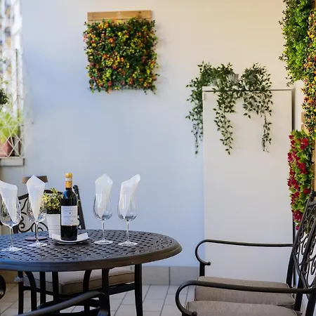 Elegant Location In - 2 Free Parking! Florence