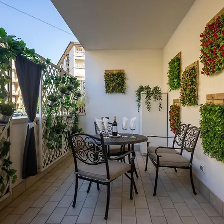 Elegant Location In - 2 Free Parking! Apartment