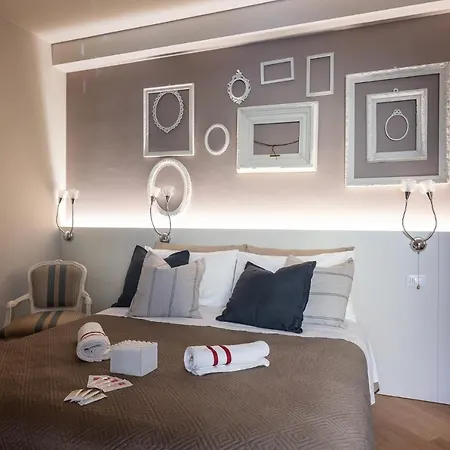 Apartment Elegant Location In - 2 Free Parking! Florence