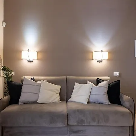 Elegant Location In - 2 Free Parking! Apartment *