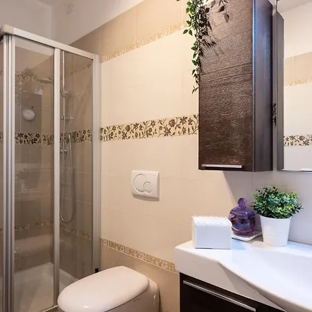 Elegant Location In - 2 Free Parking! Florence