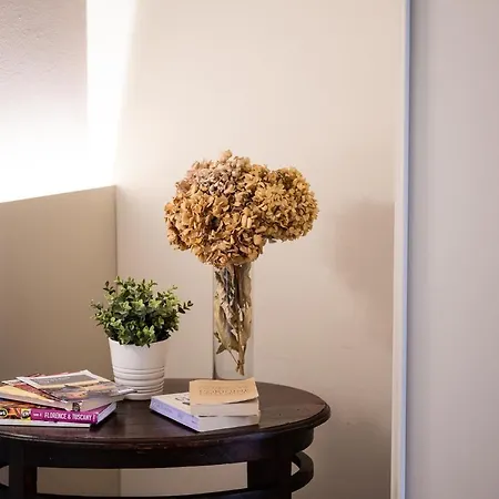 Elegant Location In - 2 Free Parking!