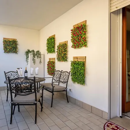 Elegant Location In - 2 Free Parking!
