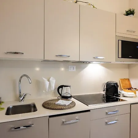 Apartment Elegant Location In - 2 Free Parking! *