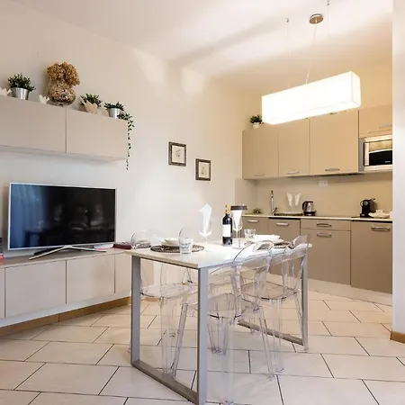 Elegant Location In - 2 Free Parking!